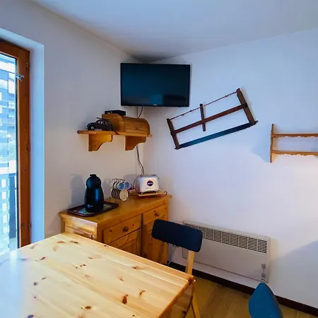 Apartment Confortable Entre Et La Chapelle D'abondance - Fr-1-692-97 *
